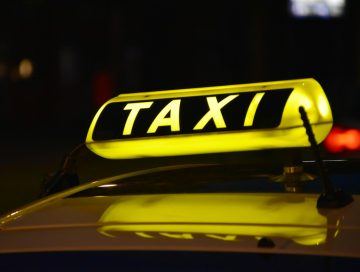 ¿Cuánto se gana haciendo taxi en Perú 2026? Ingresos reales por 8 a 12 horas diarias